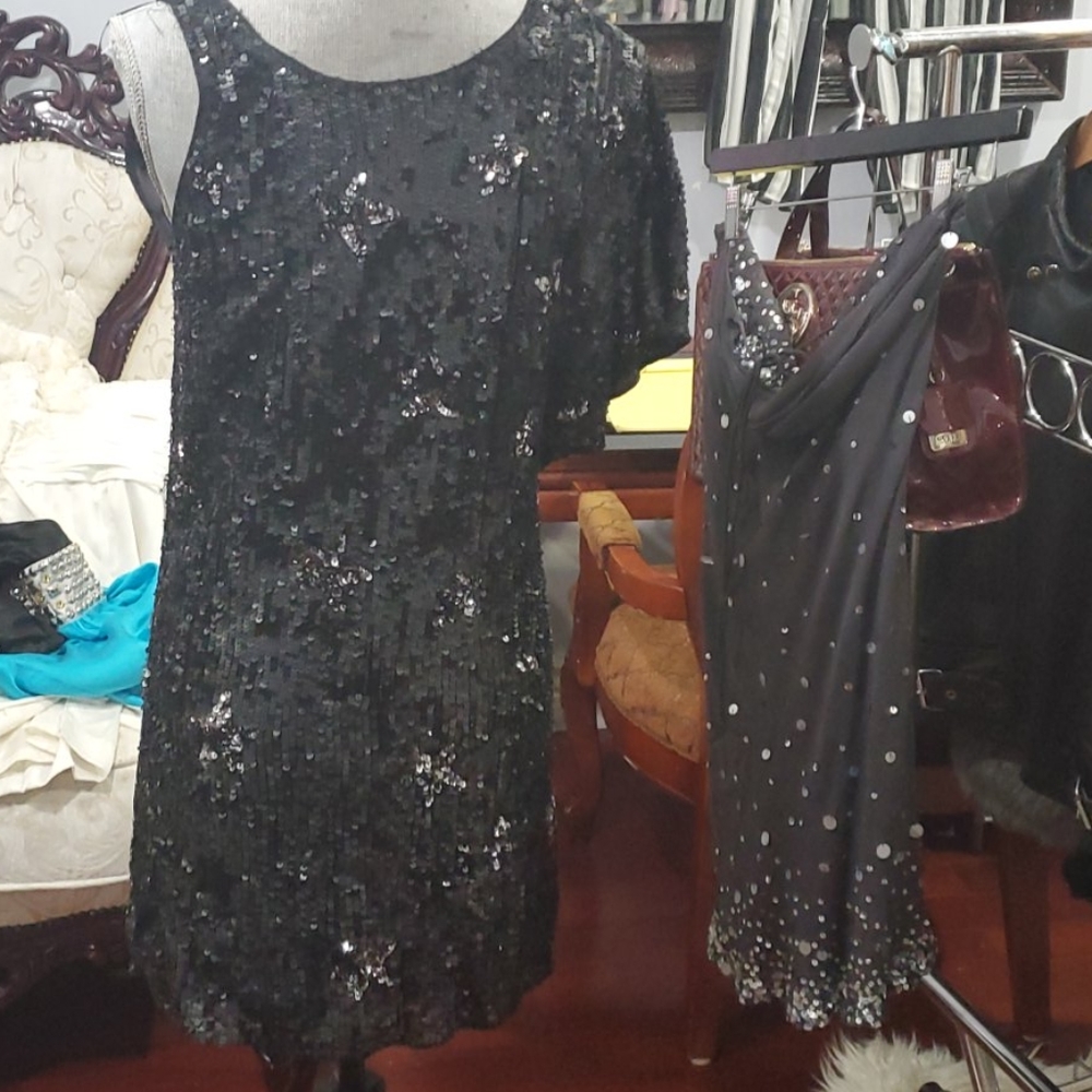 Dress - Picture 2 of 3